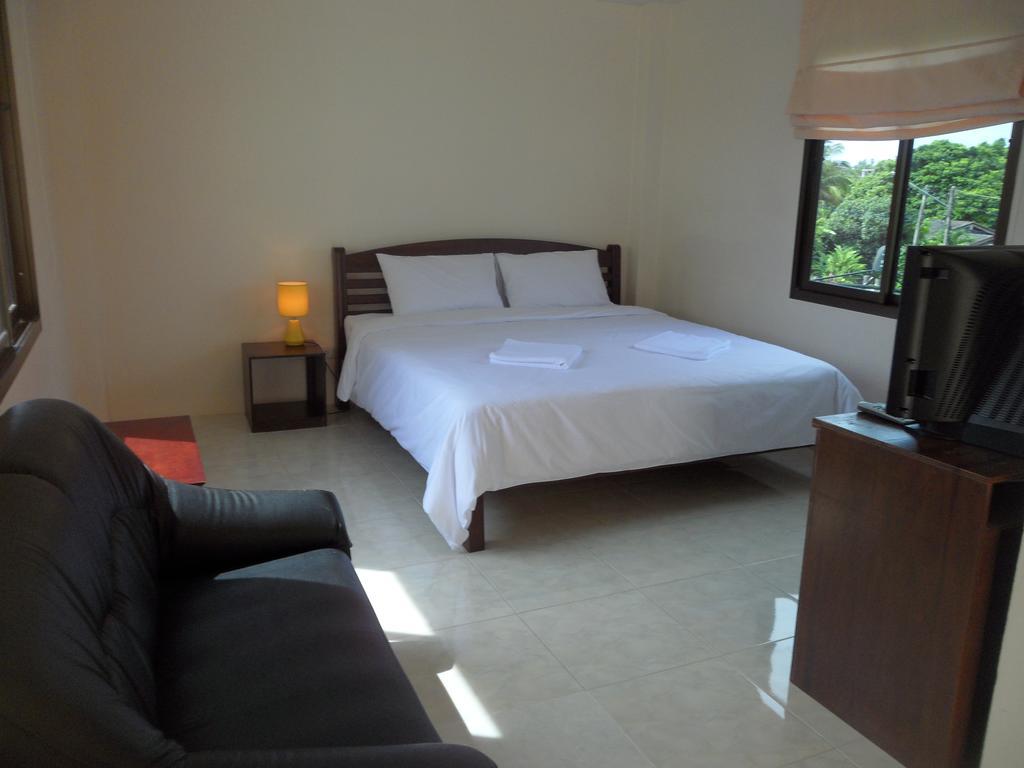 Pranee Mansion Airport Apartment Ban Bo Han Стая снимка