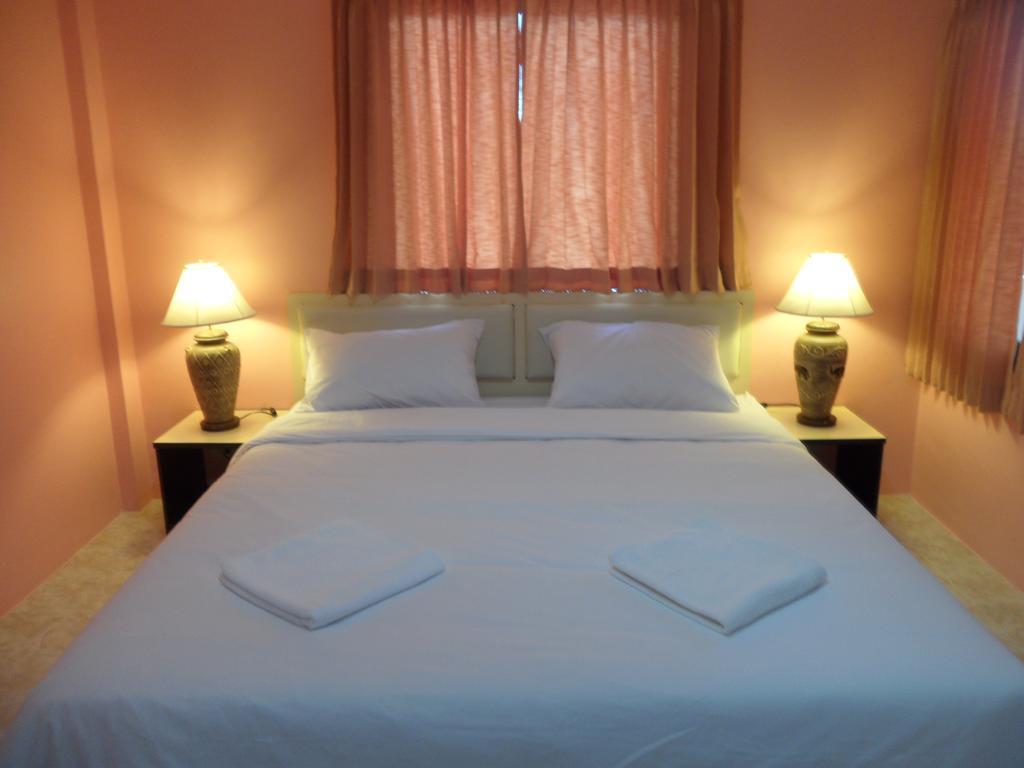 Pranee Mansion Airport Apartment Ban Bo Han Стая снимка