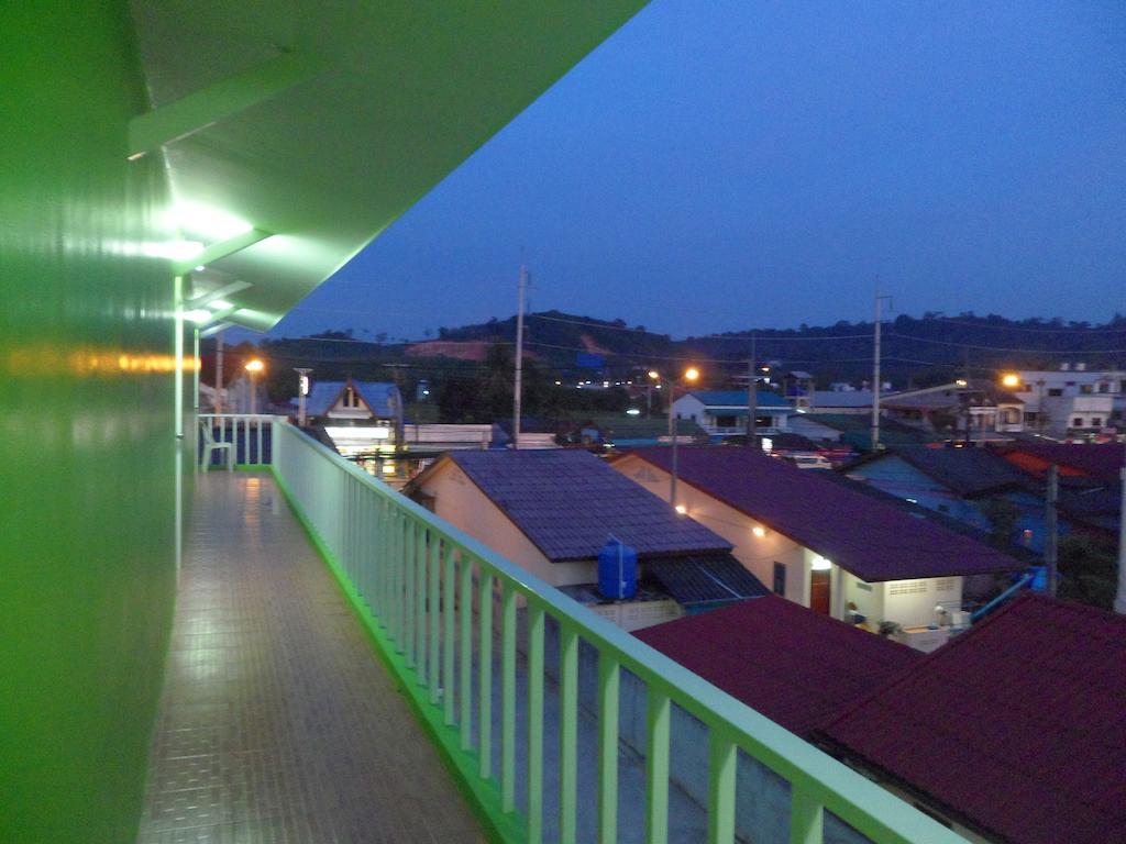 Pranee Mansion Airport Apartment Ban Bo Han Екстериор снимка