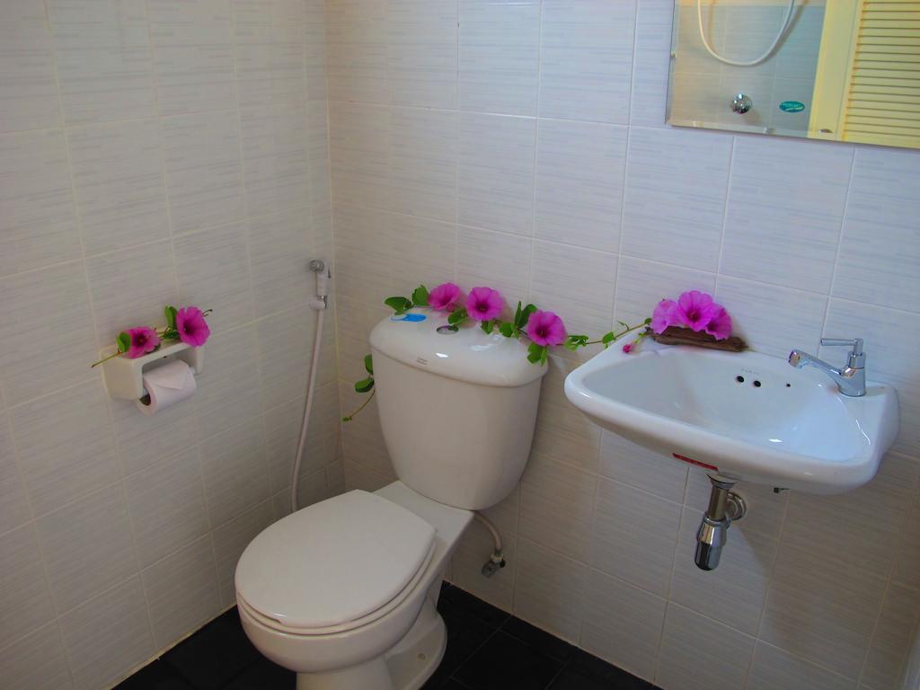 Pranee Mansion Airport Apartment Ban Bo Han Стая снимка